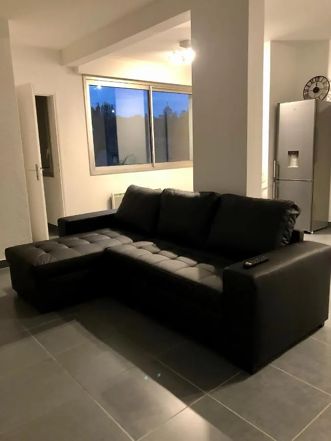 Appartement De 110M2 Au Centre De Cusset 0*,  Frankrig
